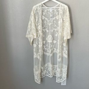 Icing Cream Lace Robe. Size OS